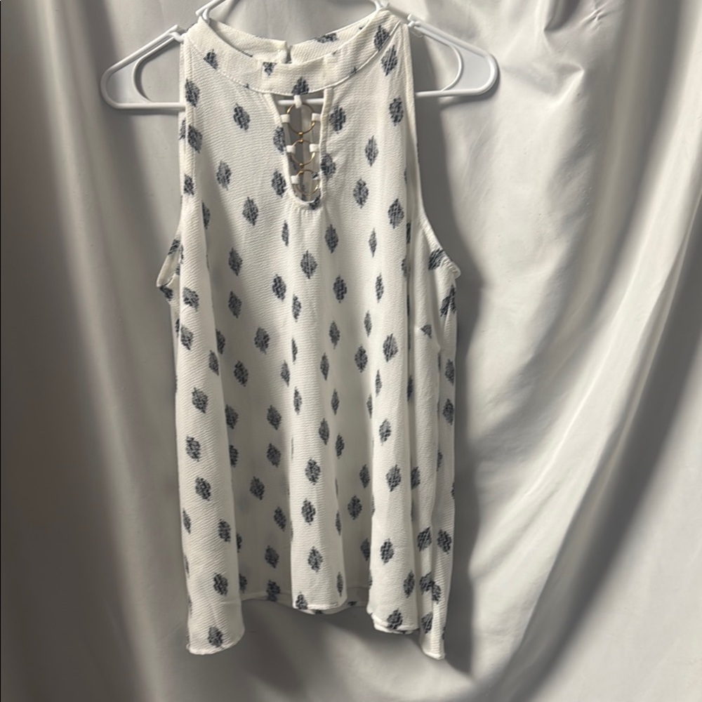 Sleeveless White and Black Patterned Top
